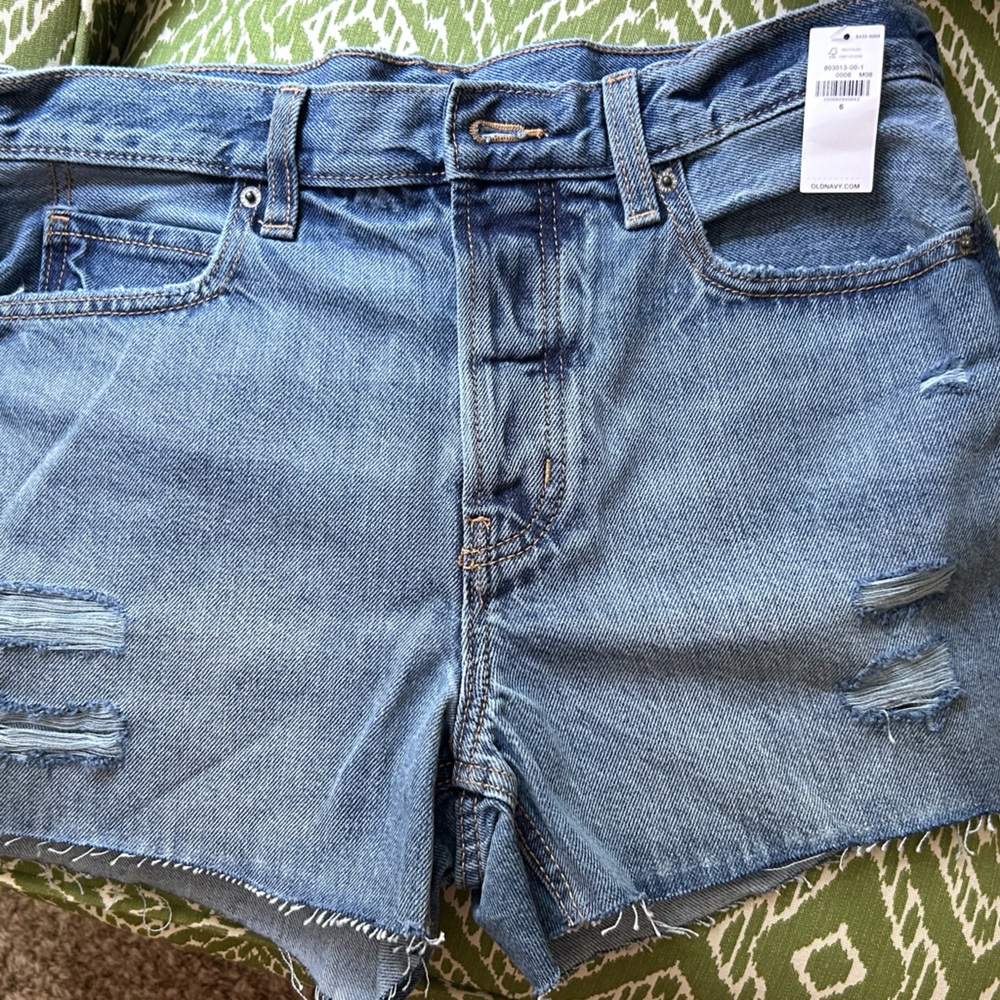 Old Navy High Rise Slouchy Straight distressed/raw hem Jean shorts